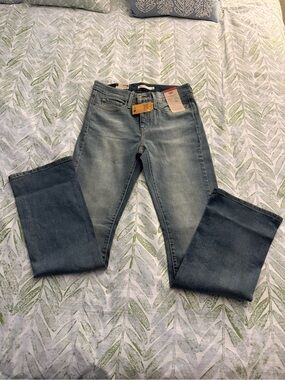 Levi’s 315 SHAPING BOOTCUT
WOMEN'S JEANS